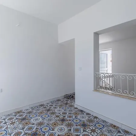 Апартаменты Town House In The Heart Of - Close To Malta International Airport *